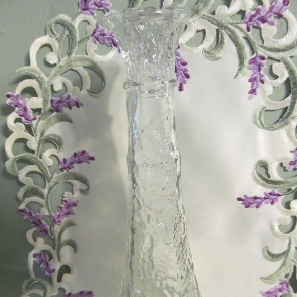 Vintage Libbey Of Canada Clear Glass Embossed Leaf Bud Vase 9" - Picture 13 of 15